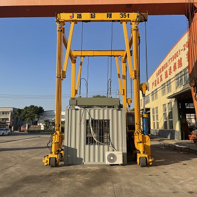 液压集装箱龙门吊1