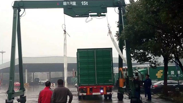 钢材价格疯涨，轮胎式起重机报价如何？[宝威起重]告诉您